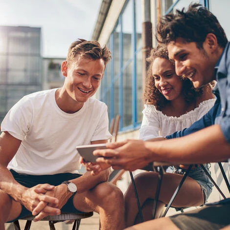 Relaxdays BASTIAN Round Folding Stool, Foldable, Plastic, Rattan Look, Waterproof, HxWxD: 45 X 32.5 X 29 Cm, Brown - Image 5